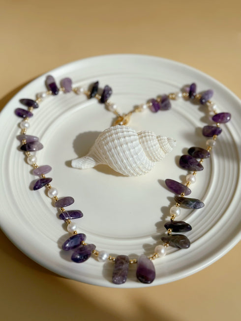 Natural Irregular Pearl & Purple Crystal Beaded Necklace – Effortless Elegance